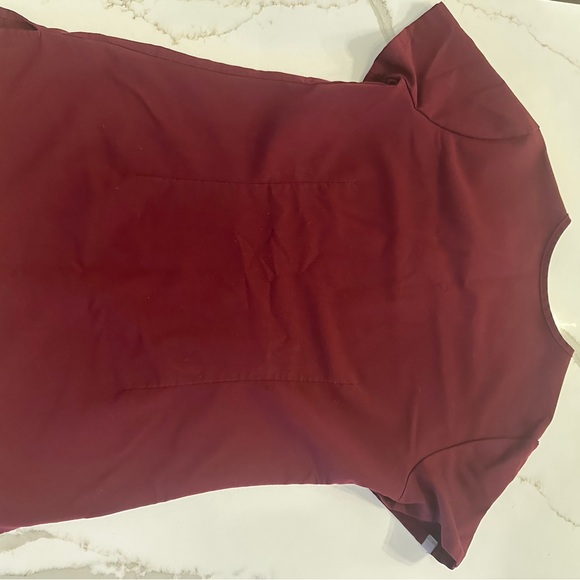 Figs Maroon Technical Collection Top - Picture 4 of 7